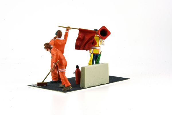 LMM 1/32 Streckenposten Set A (3 Figuren + Zubehör)